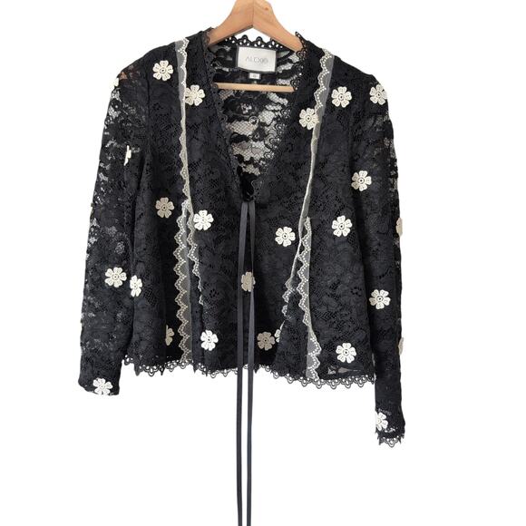 Alexis Tops - Alexis Lace Pattern V-Neck Top S Embroidery Floral Long Sleeve Appliqué Blouse